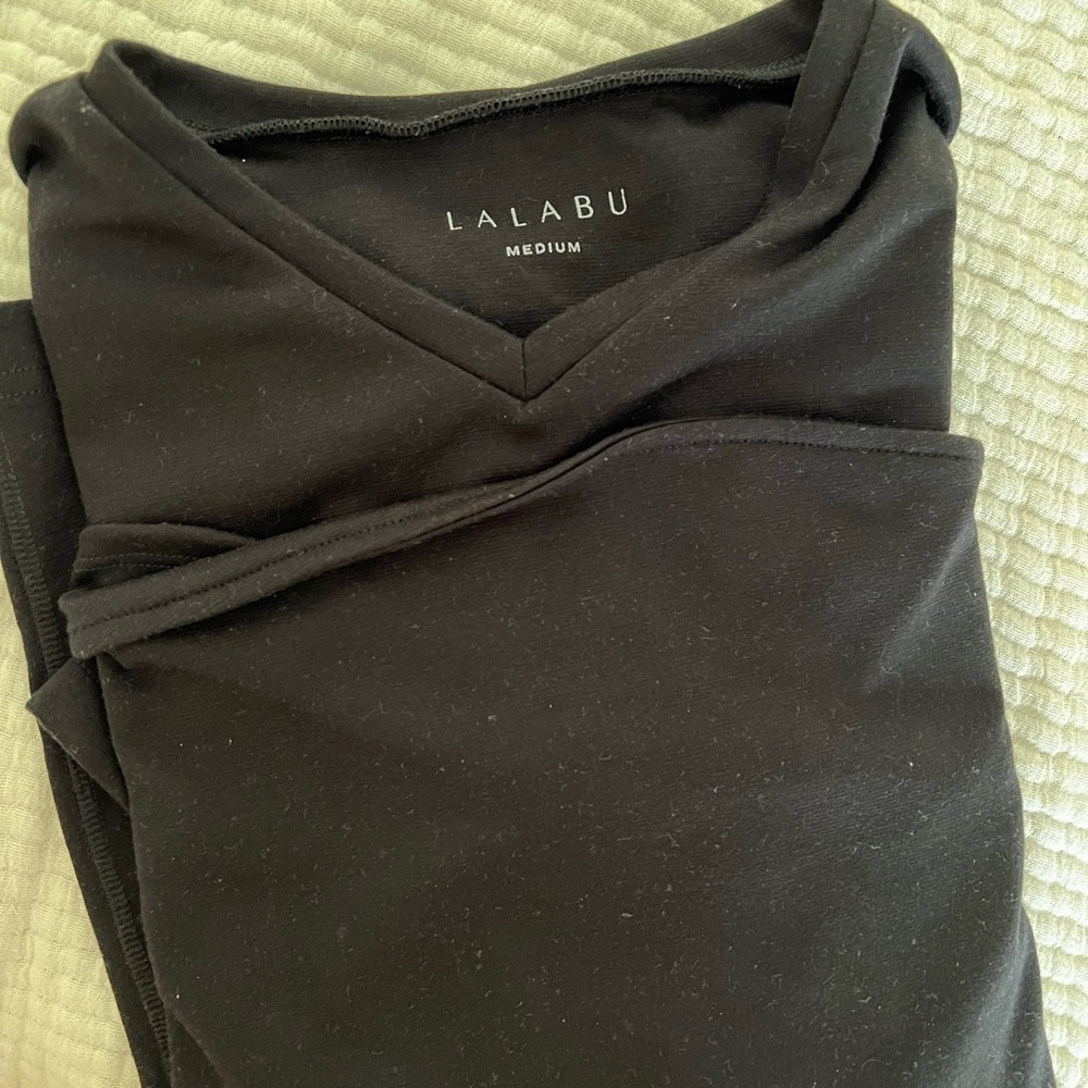 Lalabu men’s medium v neck shirt